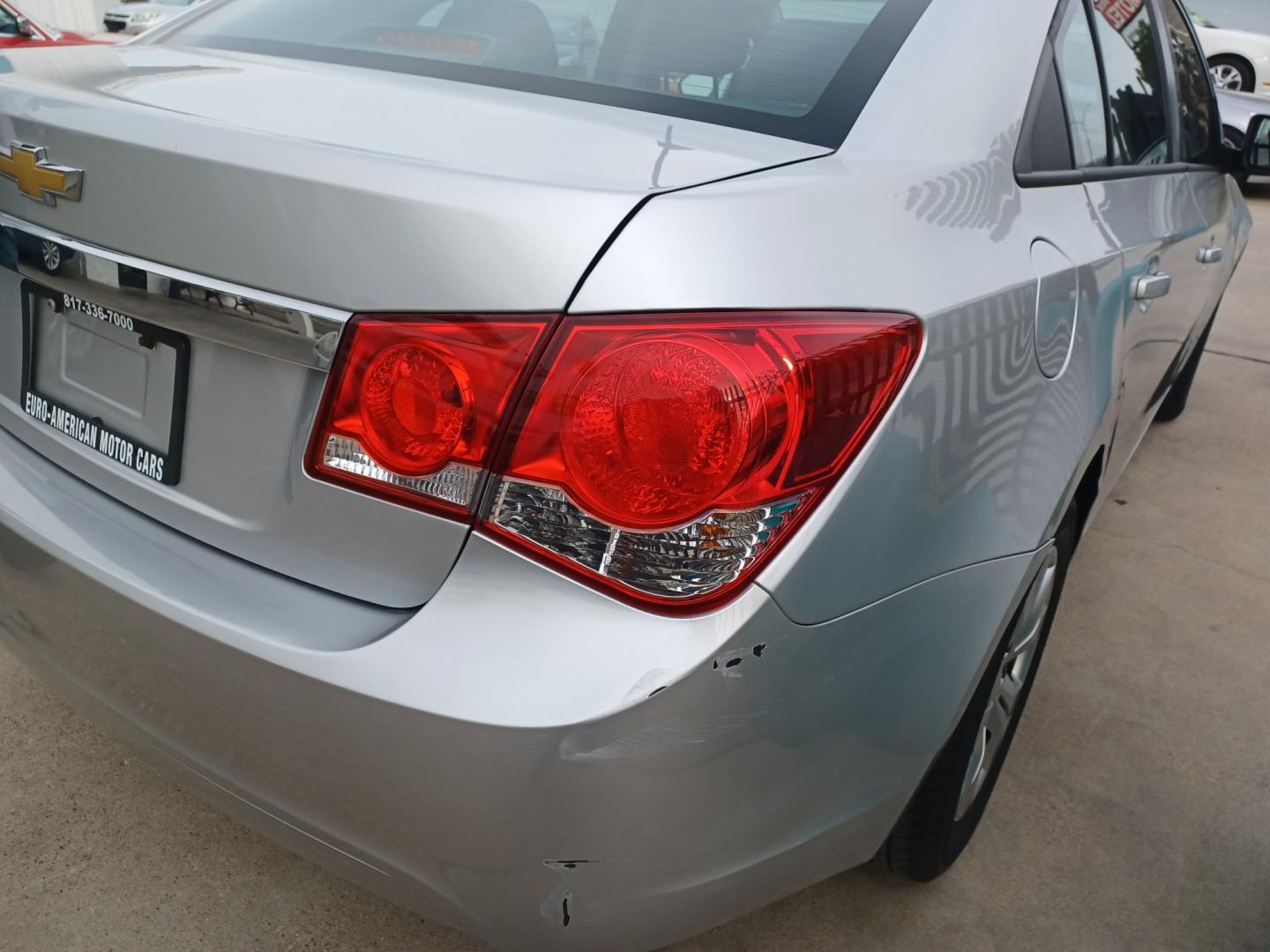 2015 SILVER /GRAY AND BLACK Chevrolet Cruze LS (1G1PA5SGXF7) with an 1.8L GAS I4 engine, 6-Speed Automatic transmission, located at 2001 E. Lancaster, Ft. Worth, 76103, (817) 336-7000, 32.746181, -97.301018 - Photo#5